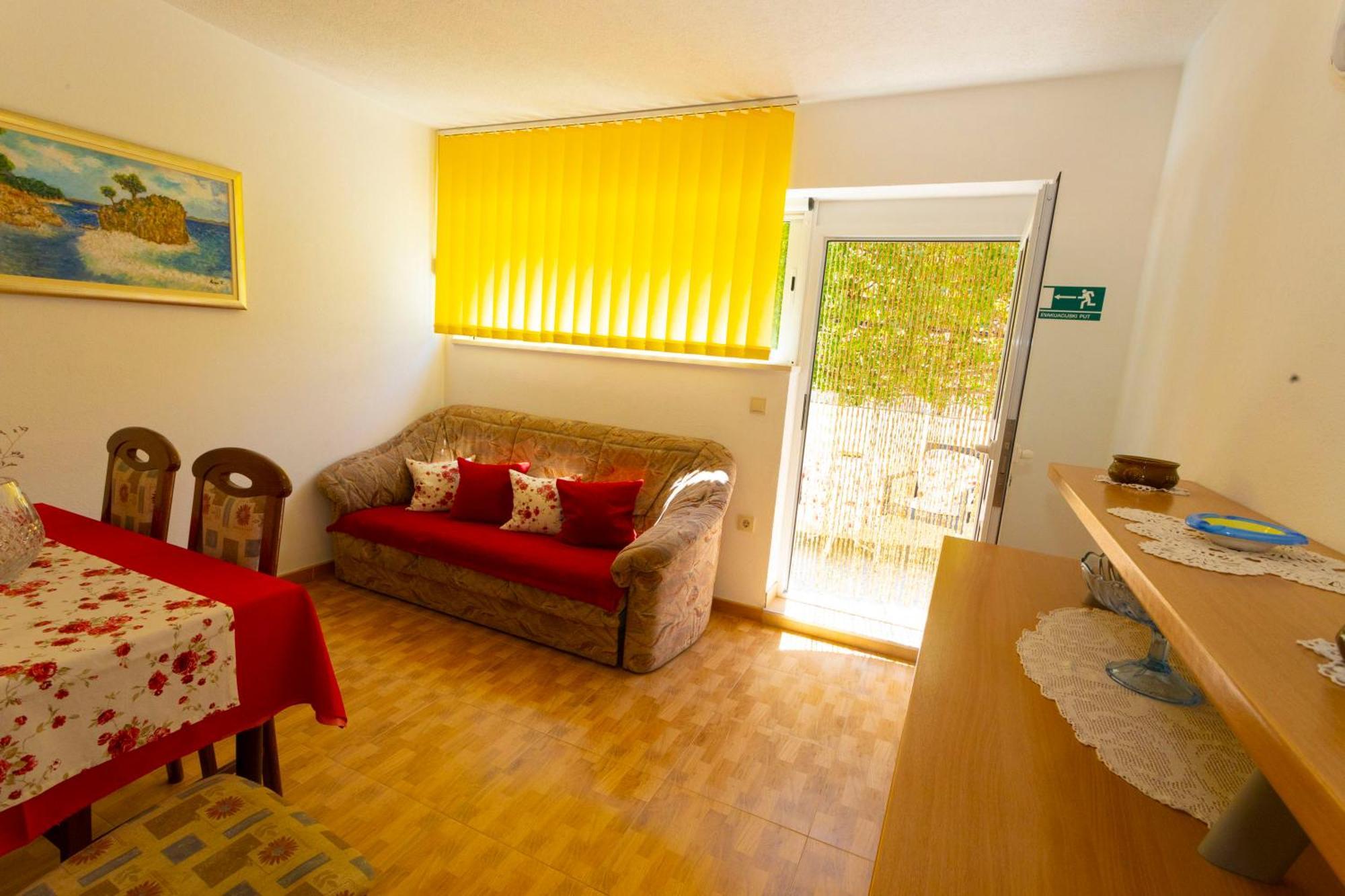 Apartament Marica I Ivo 2 *